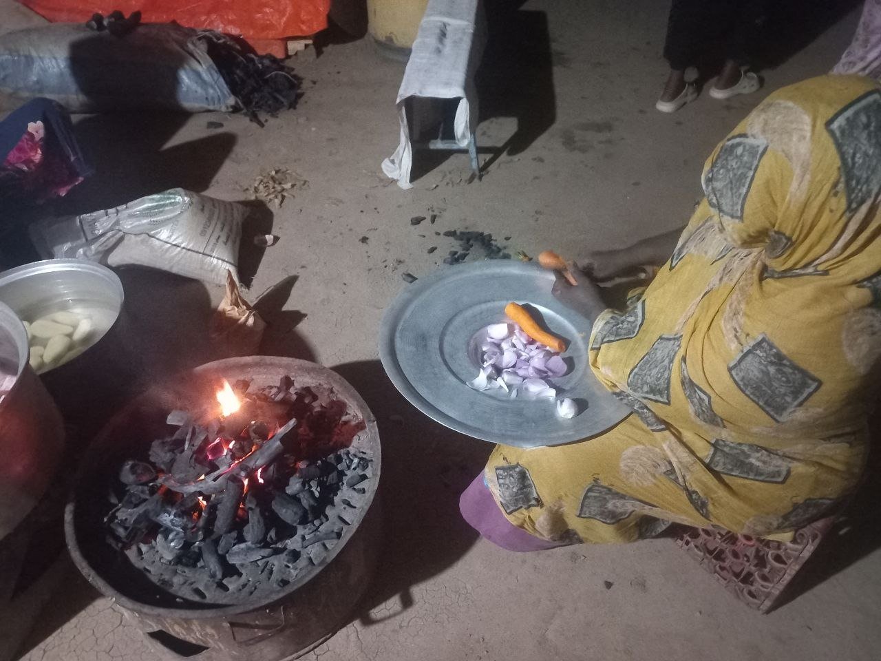  مشروع توزيع الوجبات الساخنة - توثيق 145