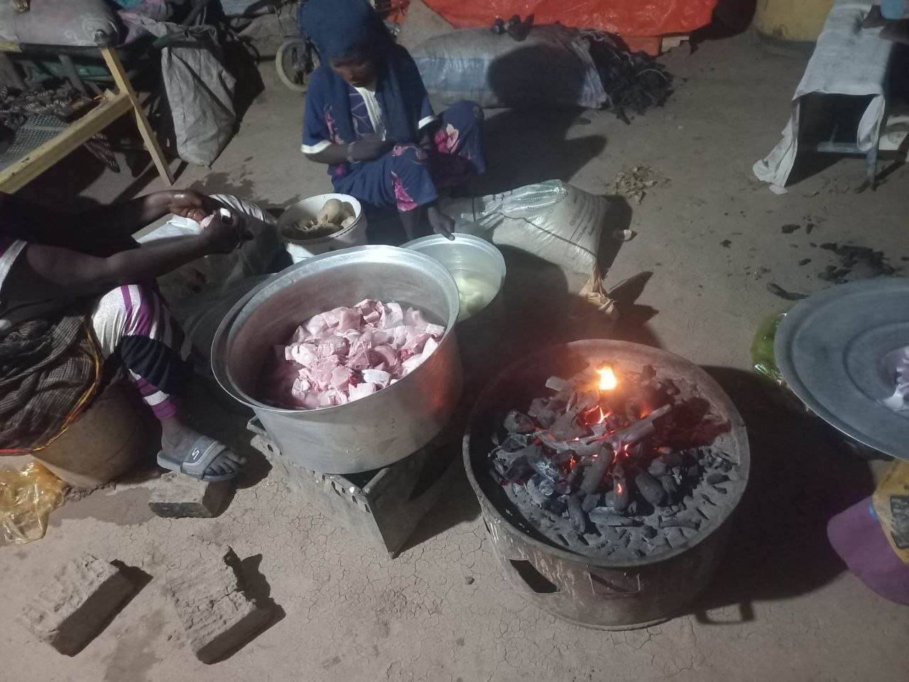  مشروع توزيع الوجبات الساخنة - توثيق 227